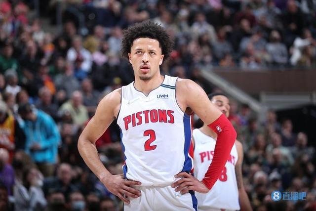 场表现上的 场表现上的